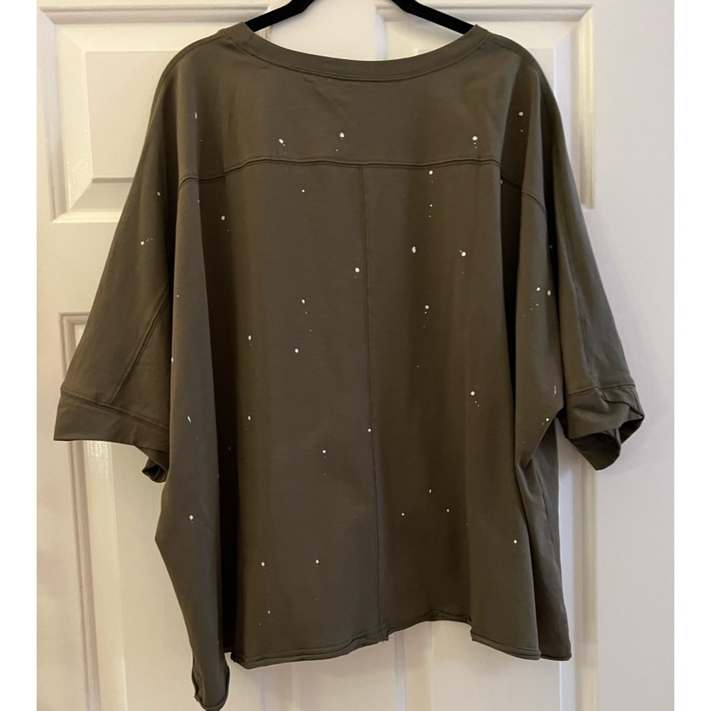 NEW! Olive Curved Hi Lo Hem Splatter Detail Half Sleeve Top! - Picture 8 of 8